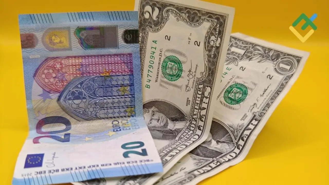 تراجع الدولار الأمريكي يتزامن مع هدوء أسعار النفط قبل 17 مارس 2026